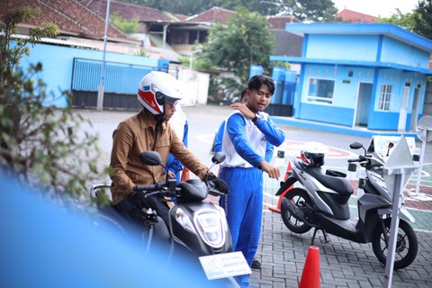Komitmen Sinergi Bagi Negeri dari Yayasan Astra Honda Motor salah satunya diwujudkan dengan fasilitas Safety Riding Lab Astra Honda terletak di SMK Muhammadiyah 1 Kepanjen, Malang. Foto: dok. AHM
