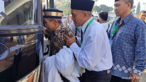 Simulasi jemaah tiba di Bandara Madinah dan akan menuju hotel. dok Media Center Haji