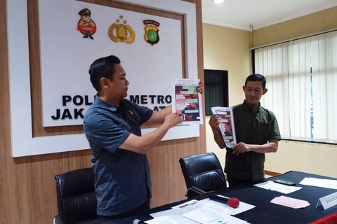 Polres Metro Jakarta Selatan mengungkap kasus penipuan tiket konser Coldplay di Indonesia, Selasa (26/3) Foto: Thomas Bosco/kumparan
