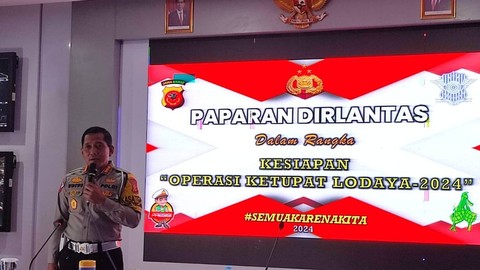 Dirlantas Polda Jabar, Kombes Pol Wibowo menyampaikan keterangan terkait pengamanan mudik lebaran di Polda Jabar pada Rabu (27/3/2024). Foto: Rachmadi Rasyad/kumparan