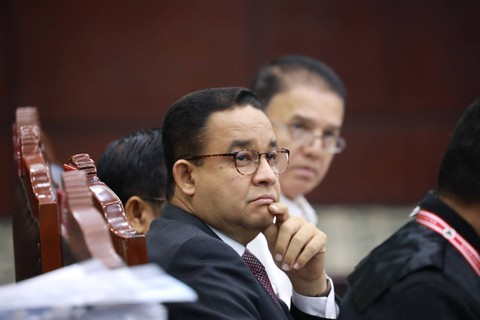 Capres nomot 01 Anies Baswedan mengikuti sidang perdana perselisihan hasil Pemilu (PHPU) atau Pilpres 2024 di Gedung Mahkamah Konstitusi, Jakarta, Rabu (27/3/2024). Foto: Aditia Noviansyah/kumparan