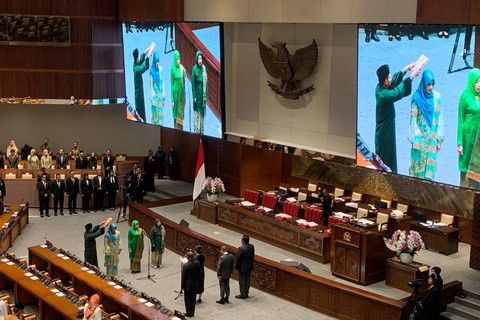 Rapur DPR melantik anggota PAW dari Fraksi PKB, NasDem dan PPP sisa masa jabatan 2019-2024, Kamis (28/3/2024). Foto: Paulina Herasmaranindar/kumparan