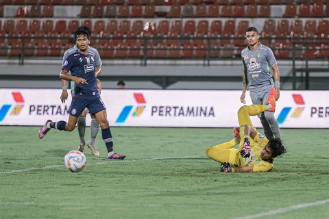 Arema vs Persebaya dalam laga lanjutan Liga 1 di Stadion Kapten I Wayan Dipta, Bali, pada 27 Maret 2024. Foto: Dok. Persebaya