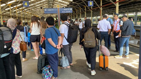 Suasana di Stasiun Bandung, Kota Bandung, pada Jumat (29/3/2024). Foto: Dok. Istimewa