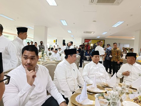 Prabowo Subianto menghadiri acara "Peringatan Nuzulul Quran dan Buka Puasa Bersama Keluarga  Besar Partai Golkar" di Kantor DPP Partai Golkar, Jakarta Barat, Jumat (29/3).  Foto: Zamachsyari/kumparan