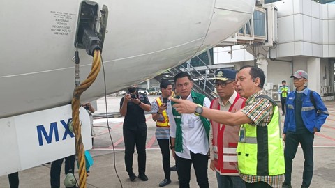 Menteri Perhubungan RI, Budi Karya Sumadi melakukan rampcheck pesawat Garuda dan Lion Air di Bandara Internasional Soekarno-Hatta, Tangerang, Jumat (29/3).  Foto: fadlan Nuril Fahmi/kumparan