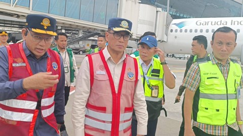 Menteri Perhubungan RI, Budi Karya Sumadi melakukan rampcheck pesawat Garuda dan Lion Air di Bandara Internasional Soekarno-Hatta, Tangerang, Jumat (29/3).  Foto: fadlan Nuril Fahmi/kumparan