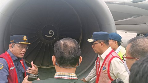 Menteri Perhubungan RI, Budi Karya Sumadi melakukan rampcheck pesawat Garuda dan Lion Air di Bandara Internasional Soekarno-Hatta, Tangerang, Jumat (29/3).  Foto: fadlan Nuril Fahmi/kumparan