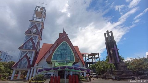 Gereja GMIM Sentrum di Kota Manado yang merupakan gereja tertua di Sulawesi Utara.