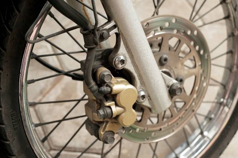 Ilustrasi kaliper motor. Foto: Shutterstock