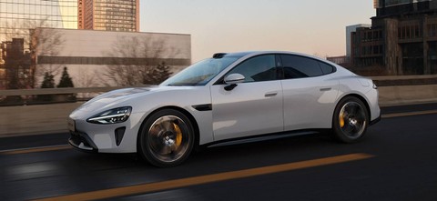 Mobil listrik pertama Xiaomi SU7 resmi debut di China.  Foto: Xiaomi