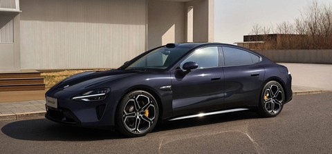 Mobil listrik pertama Xiaomi SU7 resmi debut di China.  Foto: Xiaomi