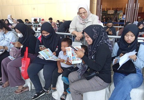 Cerita Warga War Uang Baru untuk Lebaran, Rela Datang dari Luar Kota (1)