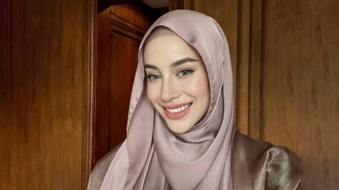 Selebgram  Aghnia Punjabi. Foto: Instagram/@emyaghnia