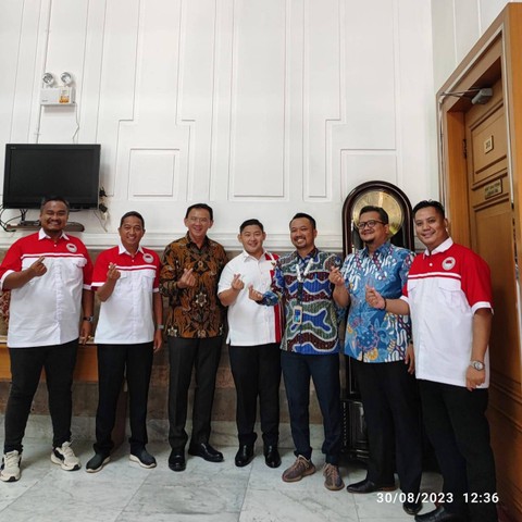 Pertemuan Himpunan Pertashop Merah Putih Indonesia (HPMPI) dengan Basuki Tjahaja Purnama (Ahok) membahas izin Pertashop menjual Pertalite, Rabu (30/8/2023). Foto: dok. HPMPI