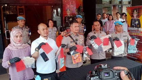Konferensi pers penangkapan IPS, pelaku penganiaya anak Aghnia Punjabi, Sabtu (30/3/2024). Foto: Dok. Mili.id