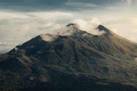 Ilustrasi Gunung Tertinggi di Indonesia. Sumber: Pexels/Nick Wehrli