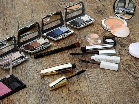 Ilustrasi makeup. Foto: Pixabay