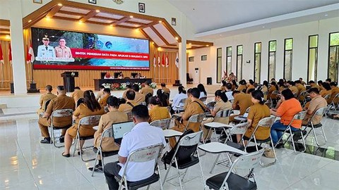 Kegiatan Bimbingan Teknis (Bimtek) pengisian data pada aplikasi e-Walidata Sistem Informasi Pengelolaan Data (SIPD) yang digelar Dinas Kominfo Kabupaten Sitaro.
