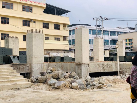 Kondisi Gereja yang tengah di renovasi, Minggu (31/3/2024) | Foto: Roza Hariqo / Lampung Geh