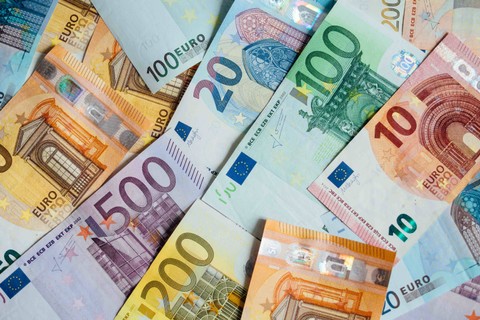 Uang Euro. Foto: VAKS-Stock Agency/Shutterstock