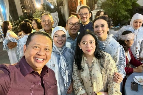 Puan Maharani, Ketua DPR dan Ketua DPP PDIP, saat berbuka puasa bersama elite Golkar di kediaman Ketua TKN Rosan Roeslani. Foto: Instagram/@bambang.soesatyo