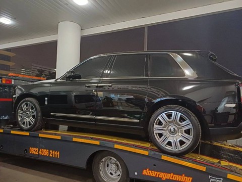 Penampakan Rolls-Royce Harvey Moeis yang Disita Kejagung, Jakarta (2/4/2024) Foto: Dok. Kejagung