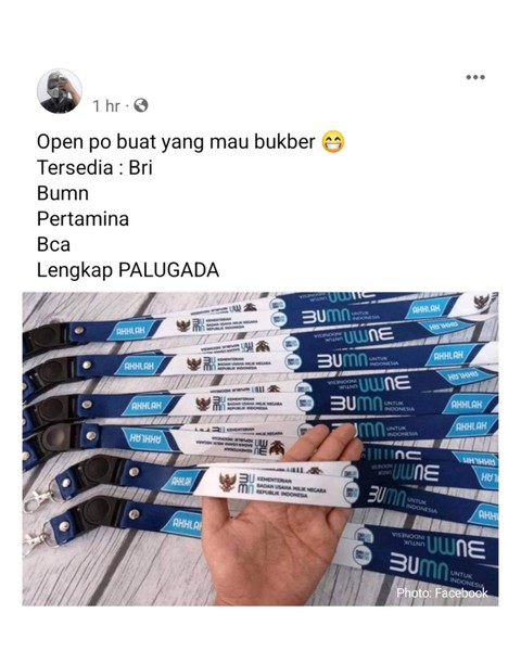 Salah satu akun facebook menjual lanyard untuk buka bersama. Foto: Instagram/@localpridegarage