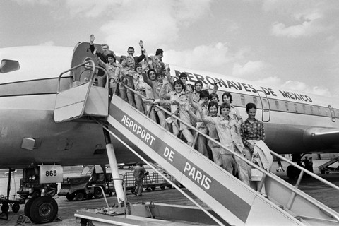 Pengambilan gambar pada bulan Juni 1971 menunjukkan tim nasional sepak bola wanita Meksiko yang berlangsung di Piala Dunia Wanita 1971. Foto: AFP