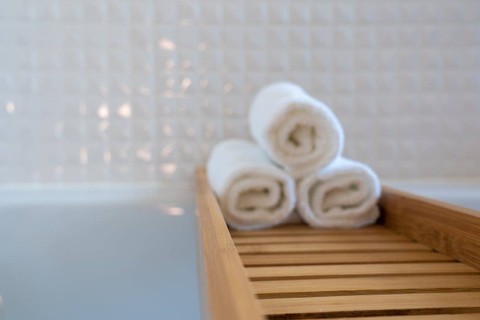 Niat dan tata cara mandi idul fitri. Foto hanya ilustrasi, bukan yang sebenarnya. Sumber: Pexels/Castorly Stock
