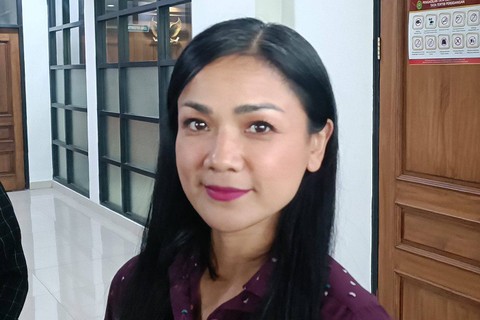 Nirina Zubir hadir sebagai turut tergugat dalam sidang gugatan yang dilayangkan mantan ART ibunya, Riri Khasmita, PTUN Jakarta, Pulo Gebang, Jakarta Timur, Selasa (2/4)  Foto: Giovanni/kumparan