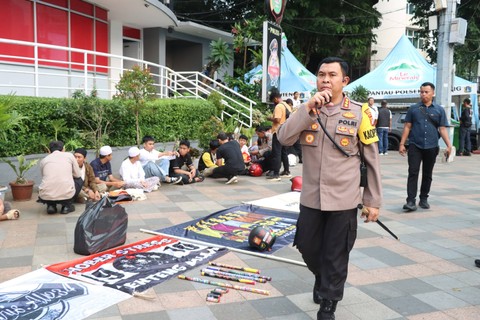 Sebanyak 140 pelajar di Jakarta Pusat terjaring patroli anti konvoi 'Buka on the Road' pada Selasa (2/4/2024). Foto: Humas Polres Jakarta Pusat 