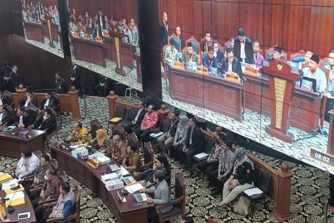 Ketua KPU Hasyim Asy'ari telat hadir di persidangan lanjutan, Rabu (3/4). Foto: Hedi/kumparan