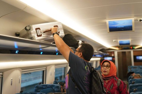 Penumpang kereta cepat Whoosh Foto: Dok. PT KCIC