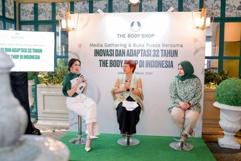 CEO The Body Shop Suzy Hutomo (tengah) di Media Gathering The Body Shop Indonesia di Pondok Indah Mall 1, Jakarta Selatan, Kamis (28/3/3034). Foto: Dok. The Body Shop
