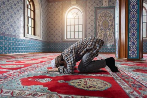 Ilustrasi Teks Doa Kamilin, Foto: Unsplash/mgstudyo.