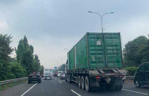 Tol JORR arah Cikampek, Jumat pagi (5/4/2024). Foto: Dok. kumparan