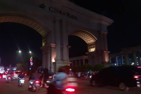 Pengaturan arus lalu lintas di Jalan Raya Serang dari Tangerang menuju Merak, Jumat (5/4/2024). Foto: Dok. Istimewa