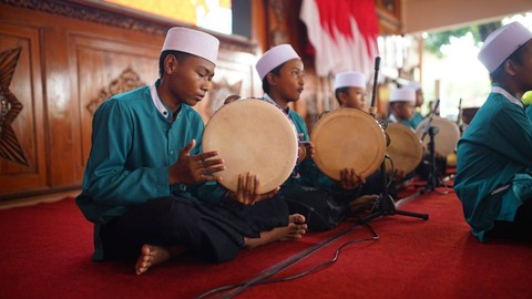Kompetisi hadrah mengisi waktu ngabuburit.