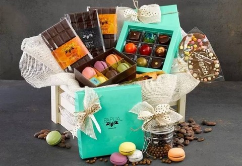 Bingkisan atau hampers lebaran. Foto: Pixabay