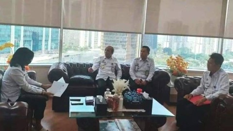 Divisi Keimigrasian Kemenkumham Sulawesi Utara, saat melakukan konsultasi dengan Felucia Sengky Ratna, Direktur Lalu Lintas Keimigrasian (Dirlantaskim).