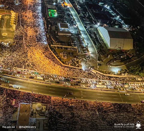 Malam 27 Ramaan 1445 H/2024 di jalanan di luar Masjidil Haram, Makkah Foto: X/@HajMinistry