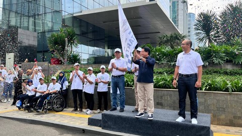 Direktur Utama BSI, Hery Gunardi, melepas 644 peserta mudik gratis. Foto: kumparan
