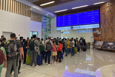 Suasana keramaian mudik di Whoosh Halim, Jakarta, Minggu (7/4/2024). Foto: Ainun Nabila/kumparan