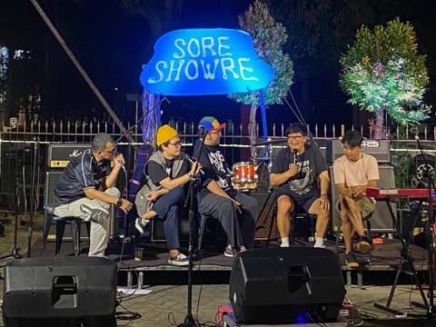Wai Rejected memperkenalkan single terbarunya di 'hearing session' Sore Showre. Foto: Rizky Prapurna Bakti/Hi!Pontianak