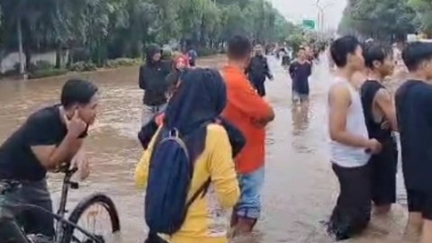 Sejumlah wilayah di Pasuruan, Jawa Timur, terendam banjir, Selasa (9/4/2024). Foto: BPBD Jatim