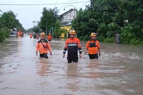 Dua kecamatan di Kabupaten Madiun, Jawa Timur, terendam banjir, Selasa (9/4/2024)  Foto: Dok. Istimewa