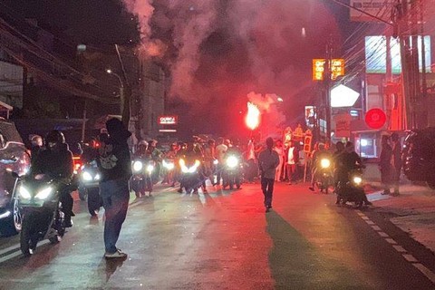 Suasana takbir keliling di Kelurahan Gandaria Utara, Jakarta Selatan, Selasa (9/4/2024) malam. Foto: Zamachsyari/kumparan