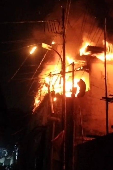 Kebakaran rumah di Tebet, Selasa (9/4/2024) Foto: Dok. Istimewa