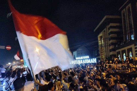 Selawat bergema pada malam takbiran di Dusun Wanasari, Denpasar Utara, Selasa malam (9/4/2024). Foto: Rolandus Nampu/Antara